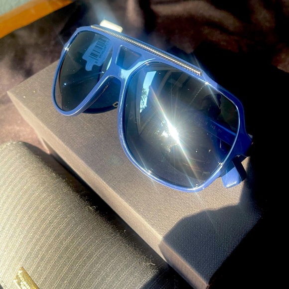 Dolce & Gabbana Gros Grain 60MM Sunglasses blue frame, silver accents. - Picture 5 of 14